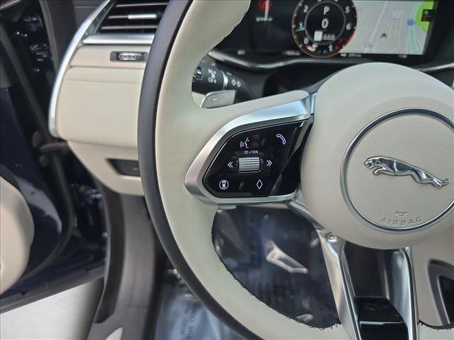 Used 2026 Jaguar F-PACE R-Dynamic S AWD/4WD image 17
