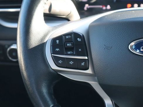 Used 2022 Ford Explorer XLT w/ Equipment Group 202A image 11