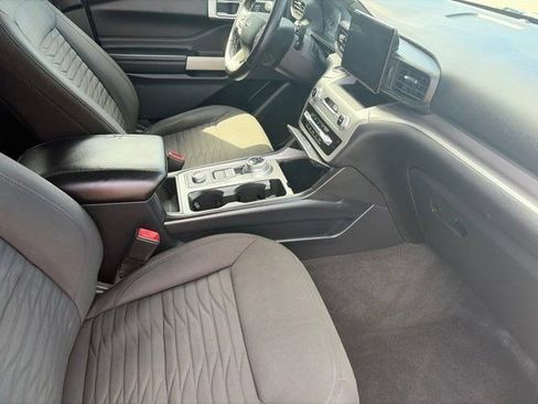 Used 2021 Ford Explorer XLT AWD/4WD image 41
