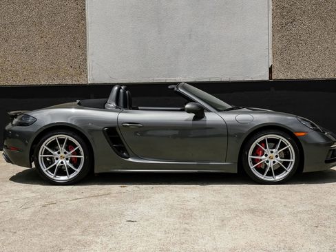 Used 2021 Porsche 718 Boxster S RWD image 10