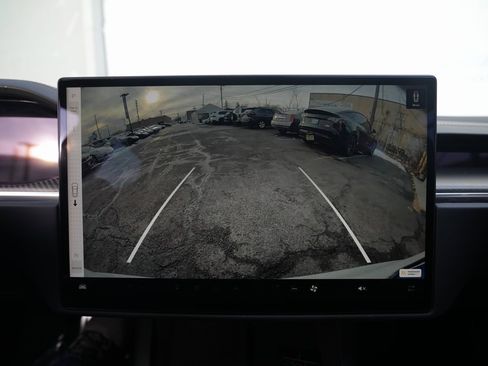 Used 2022 Tesla Model S Plaid image 46