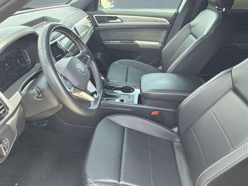 Used 2022 Volkswagen Atlas Cross Sport SE FWD image 5
