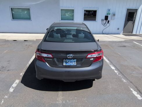Used 2014 Toyota Camry SE FWD image 7