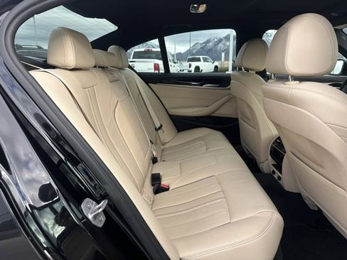 Used 2017 BMW 530i xDrive image 18