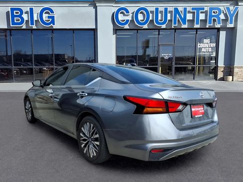 Used 2023 Nissan Altima 2.5 SV FWD image 4