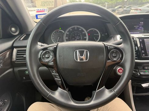 Certified 2017 Honda Accord EX-L image 11