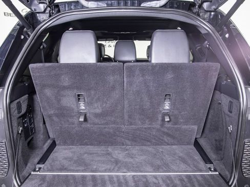 Used 2023 Land Rover Discovery HSE R-Dynamic AWD/4WD image 9