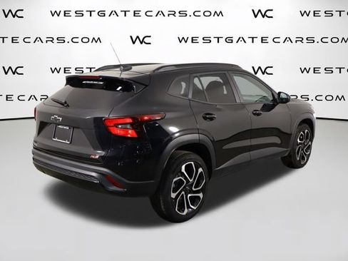 Used 2025 Chevrolet Trax RS w/ Sunroof Package FWD image 43