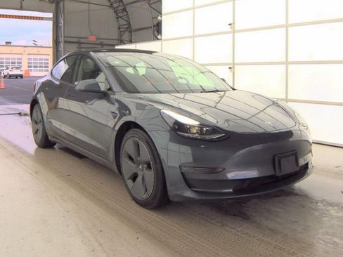 Used 2022 Tesla Model 3 Long Range image 4