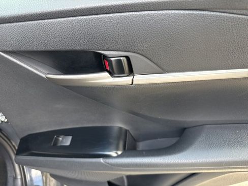 Used 2025 Toyota Camry SE image 25