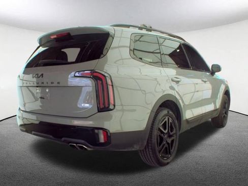 Used 2025 Kia Telluride EX X-Line AWD/4WD image 2