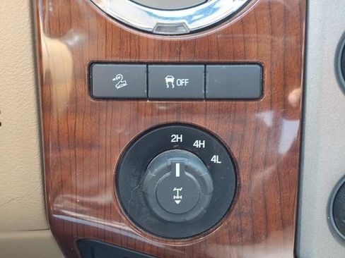 Used 2015 Ford F250 King Ranch w/ King Ranch w/Chrome Package AWD/4WD image 19