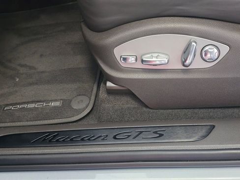 Certified 2024 Porsche Macan GTS w/ Premium Plus Package AWD/4WD image 38