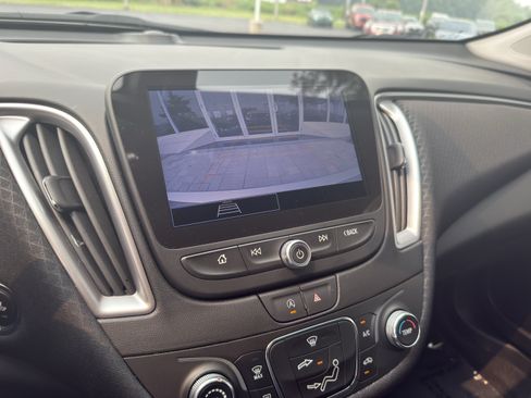 Used 2021 Chevrolet Malibu LS FWD image 13