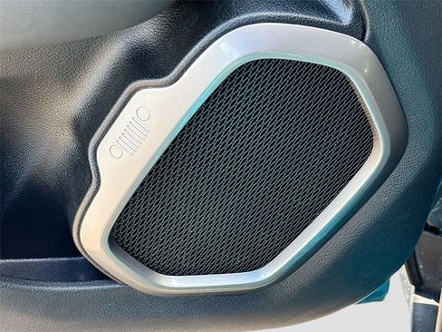 Used 2022 Jeep Renegade Latitude AWD/4WD image 19