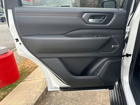 New 2026 Nissan Armada SL image 22