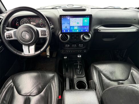 Used 2017 Jeep Wrangler Unlimited Rubicon image 10