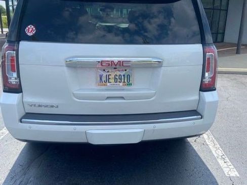 Used 2017 GMC Yukon Denali w/ Open Road Package AWD/4WD image 3
