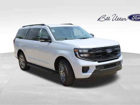 New 2026 Ford Expedition Active AWD/4WD image 2