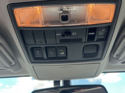 Used 2010 Toyota 4Runner SR5 AWD/4WD image 11