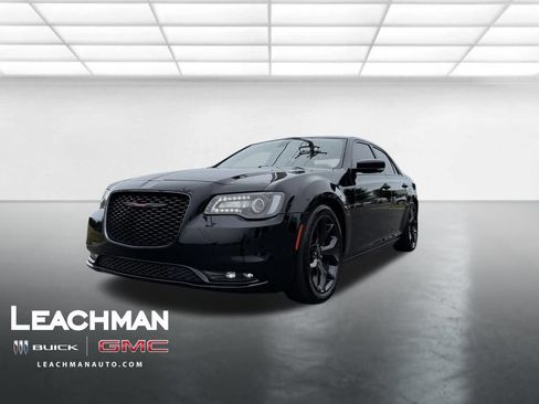 Used 2022 Chrysler 300 S RWD image 9