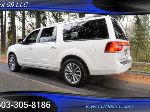 Used 2015 Lincoln Navigator L 4WD image 11