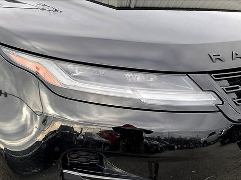 Used 2024 Land Rover Range Rover Evoque Dynamic SE image 32