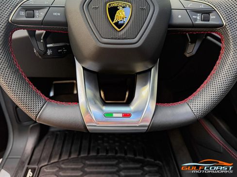Used 2024 Lamborghini Urus S image 37
