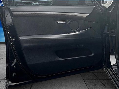 Used 2017 BMW 535i Gran Turismo image 21