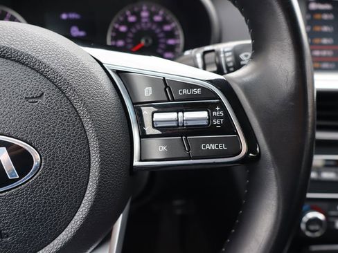 Used 2019 Kia Optima S image 8