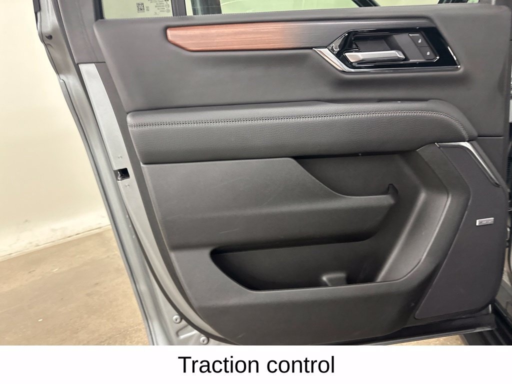 Used 2025 GMC Yukon XL Denali AWD/4WD image 32