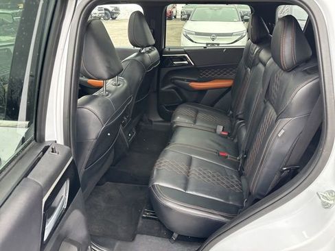 Used 2024 Mitsubishi Outlander SEL image 47