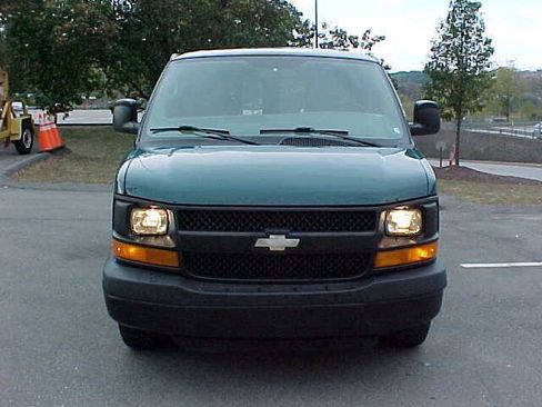 Used 2011 Chevrolet Express 3500 RWD image 3