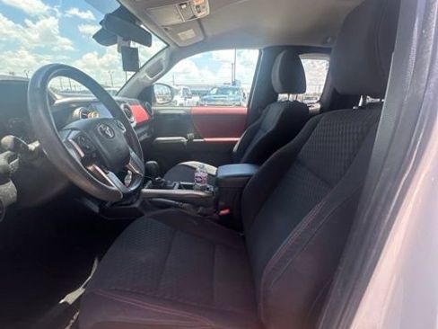 Used 2021 Toyota Tacoma SR5 w/ SR5 Appearance Package (SM) RWD image 4