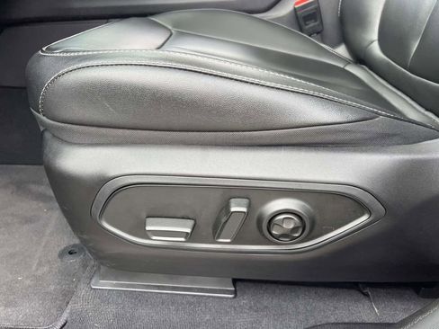 Used 2025 Jeep Grand Cherokee L Limited image 20