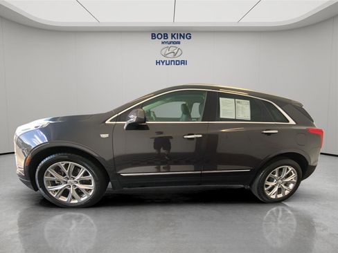 Used 2017 Cadillac XT5 Luxury w/ Driver Awareness Package AWD/4WD image 2