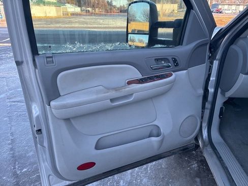Used 2007 Chevrolet Silverado 1500 LTZ w/ EZ-Lift Tailgate Package image 12