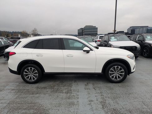 Used 2026 Mercedes-Benz GLC 300 4MATIC image 4
