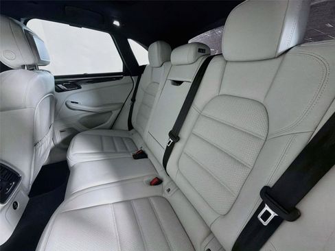 Certified 2026 Porsche Macan GTS AWD/4WD image 26