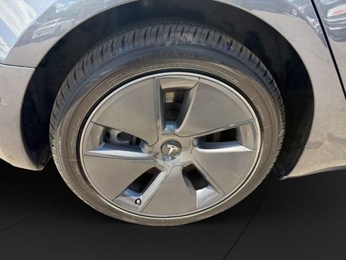 Used 2022 Tesla Model 3 Long Range AWD/4WD image 23