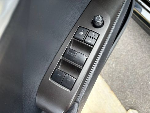 Used 2023 Toyota Camry SE FWD image 23
