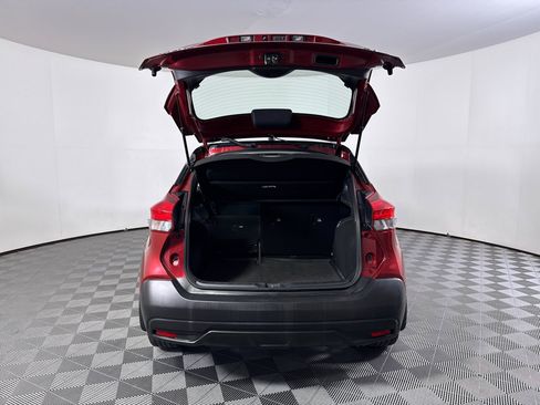 Used 2019 Nissan Kicks SV FWD image 8