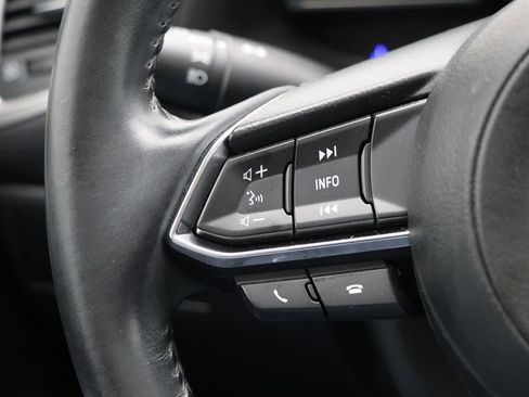 Used 2018 MAZDA MAZDA3 Touring image 19