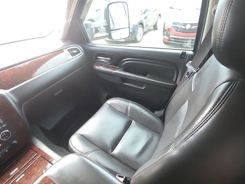 Used 2014 GMC Sierra 2500 Denali w/ Suspension Package, Off-Road image 15