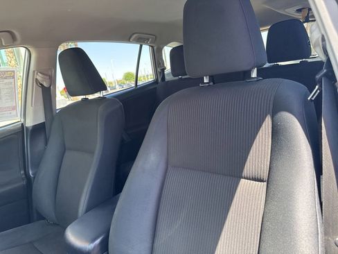 Used 2018 Toyota RAV4 LE FWD image 15