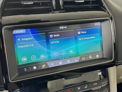 Used 2019 Jaguar F-PACE SVR image 15