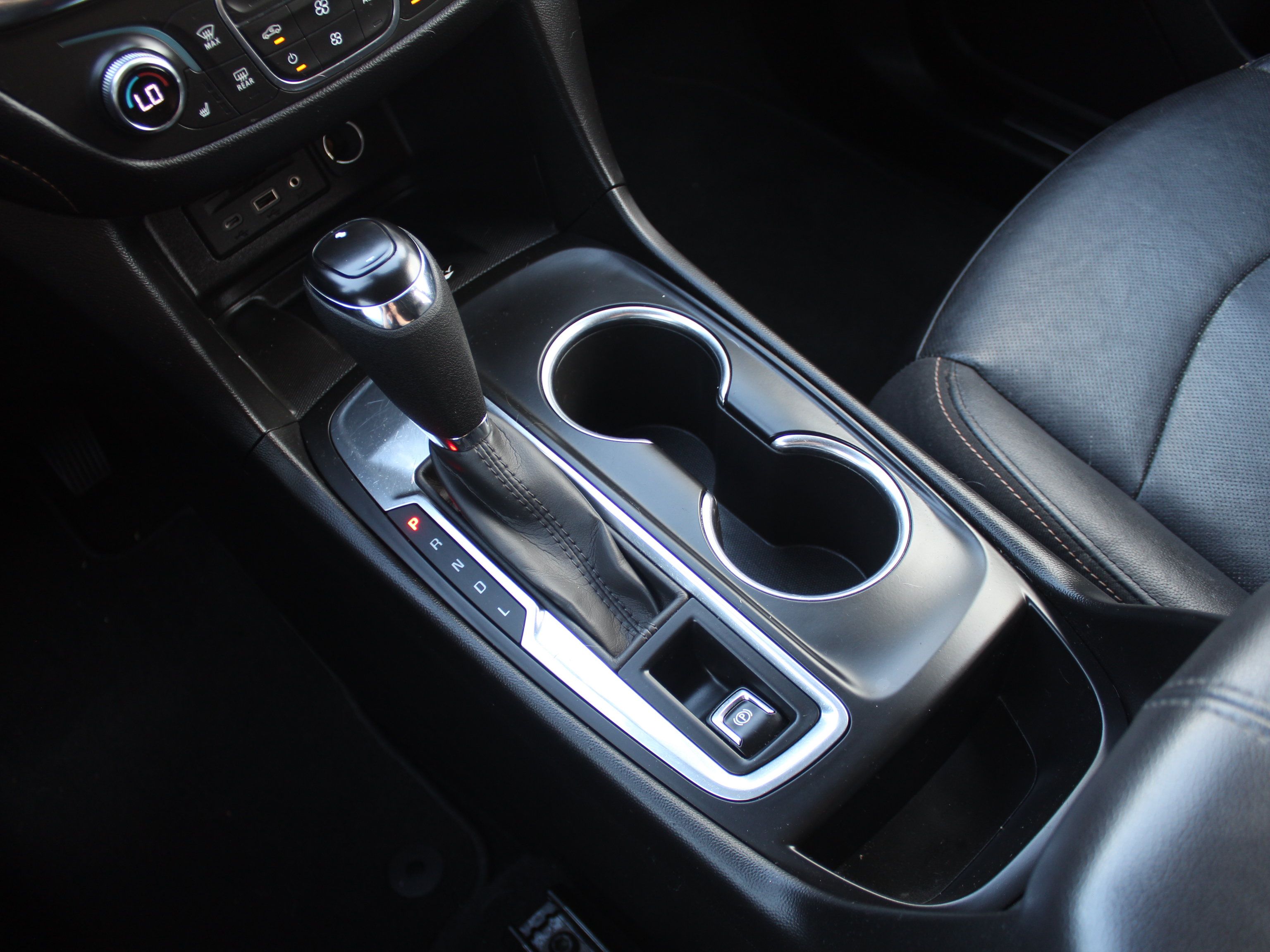 Used 2021 Chevrolet Equinox Premier FWD image 21