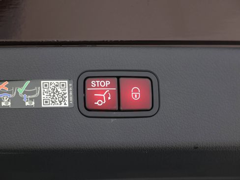 Used 2023 Mercedes-Benz EQS 580 EQS 580 4MATIC Sedan 4D image 65