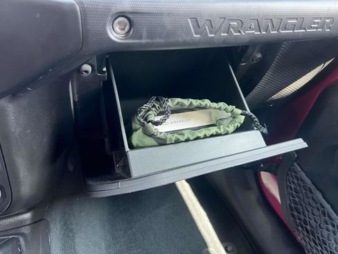 Certified 2022 Jeep Wrangler Unlimited Rubicon 4xe image 34