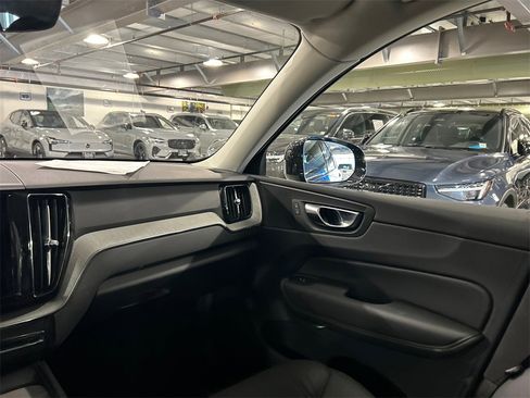 Certified 2025 Volvo XC60 B5 Plus image 25